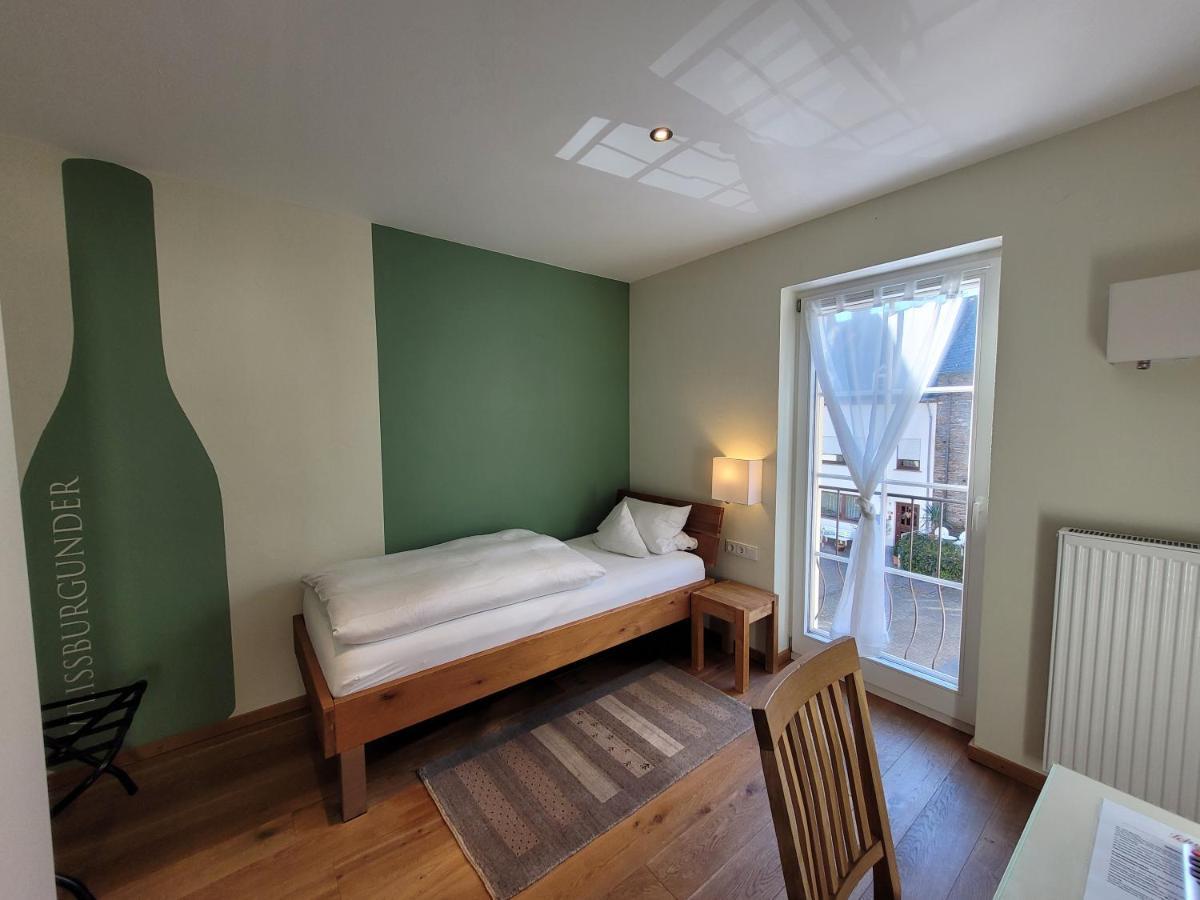 Weingut Lehnert-Veit Gutshotel Piesport Kültér fotó