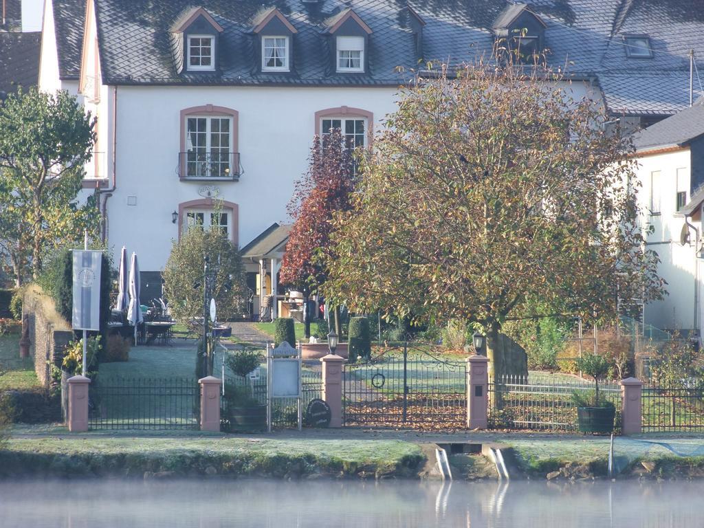 Weingut Lehnert-Veit Gutshotel Piesport Kültér fotó